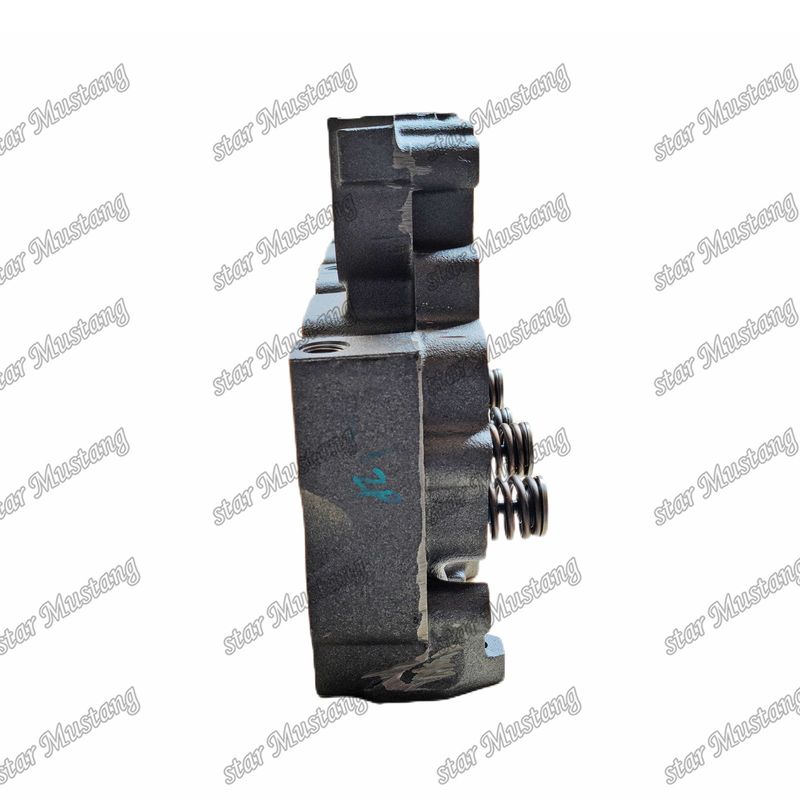 4D102 Assemblage de la tête de cylindre du moteur 3933370 3966454 3933352 Pour pièces détachées de moteur Cummins
