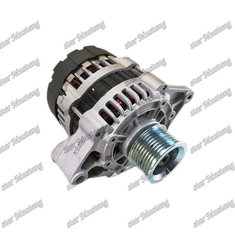 L'alternateur 4D102 4BT 4BTA 4BT3.9 R225-7 28V 55A 4988377 3972529 4938600 C3979568