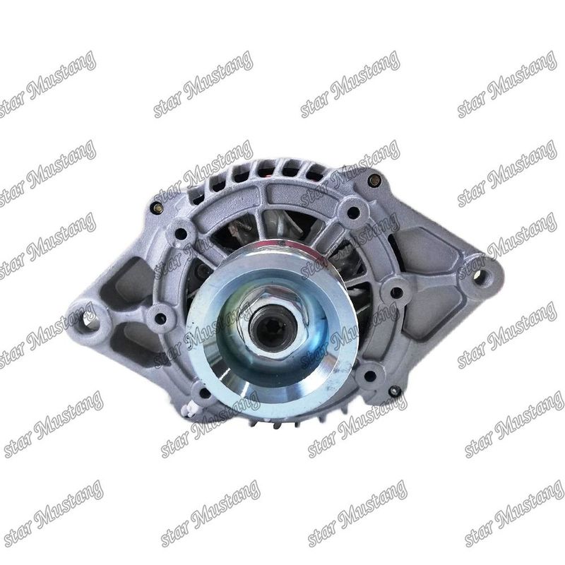 L'alternateur 4D102 4BT 4BTA 4BT3.9 R225-7 28V 55A 4988377 3972529 4938600 C3979568
