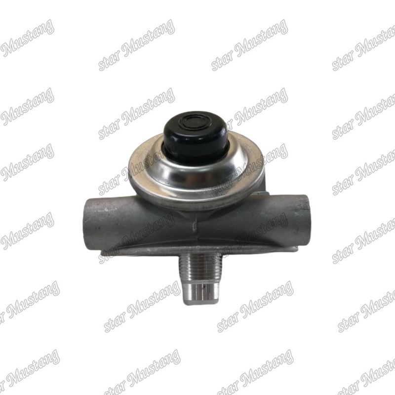 Siège de filtre diesel SK200-8 adapté aux pièces du moteur Deutz